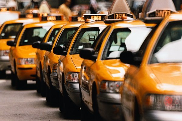 taksi udobnyj i nadyozhnyj transport